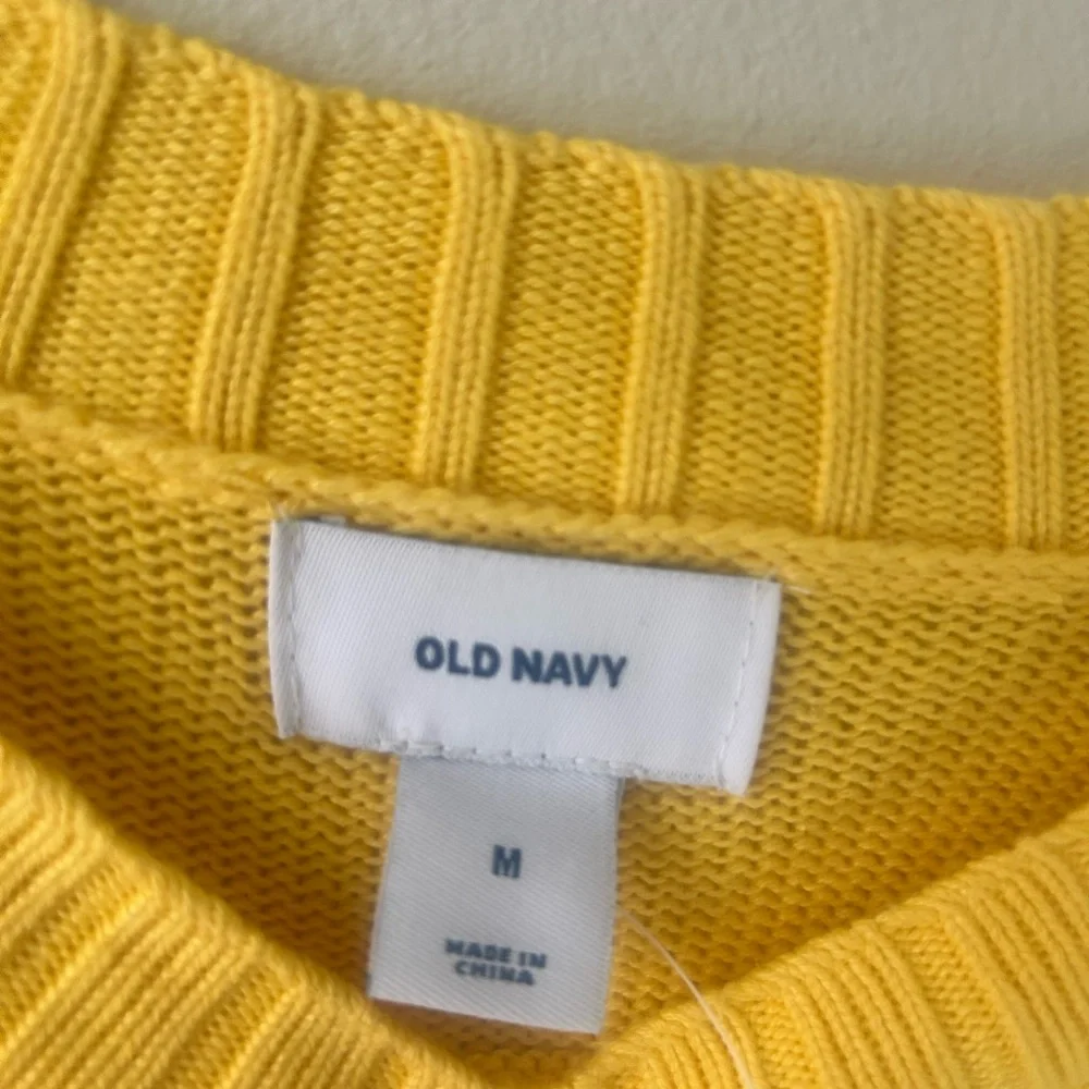 Old Navy Women's Crew Neck Sweater in Sunny Yellow, size medium - Picture 2 of 2
